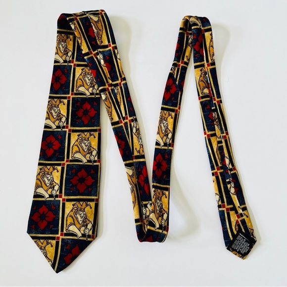 Disney Huntchback of Notre-Dame Novelty Print Tie 100% Silk - Picture 2 of 7